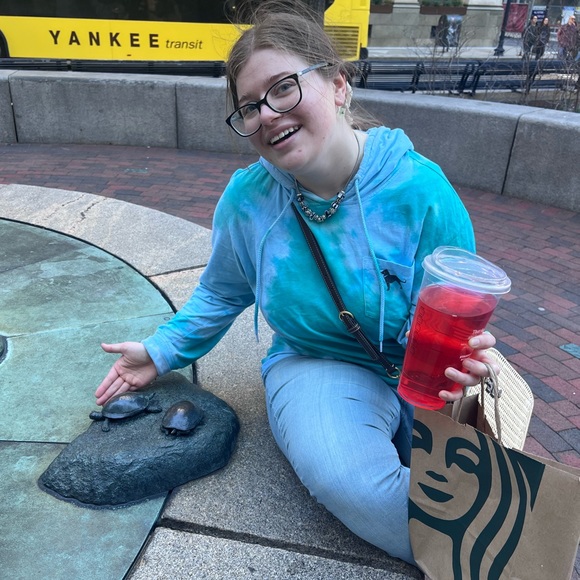 Meet your Posher, Katherine - Picture 2 of 2